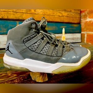 Jordan Max Aura Cool Grey Shoes